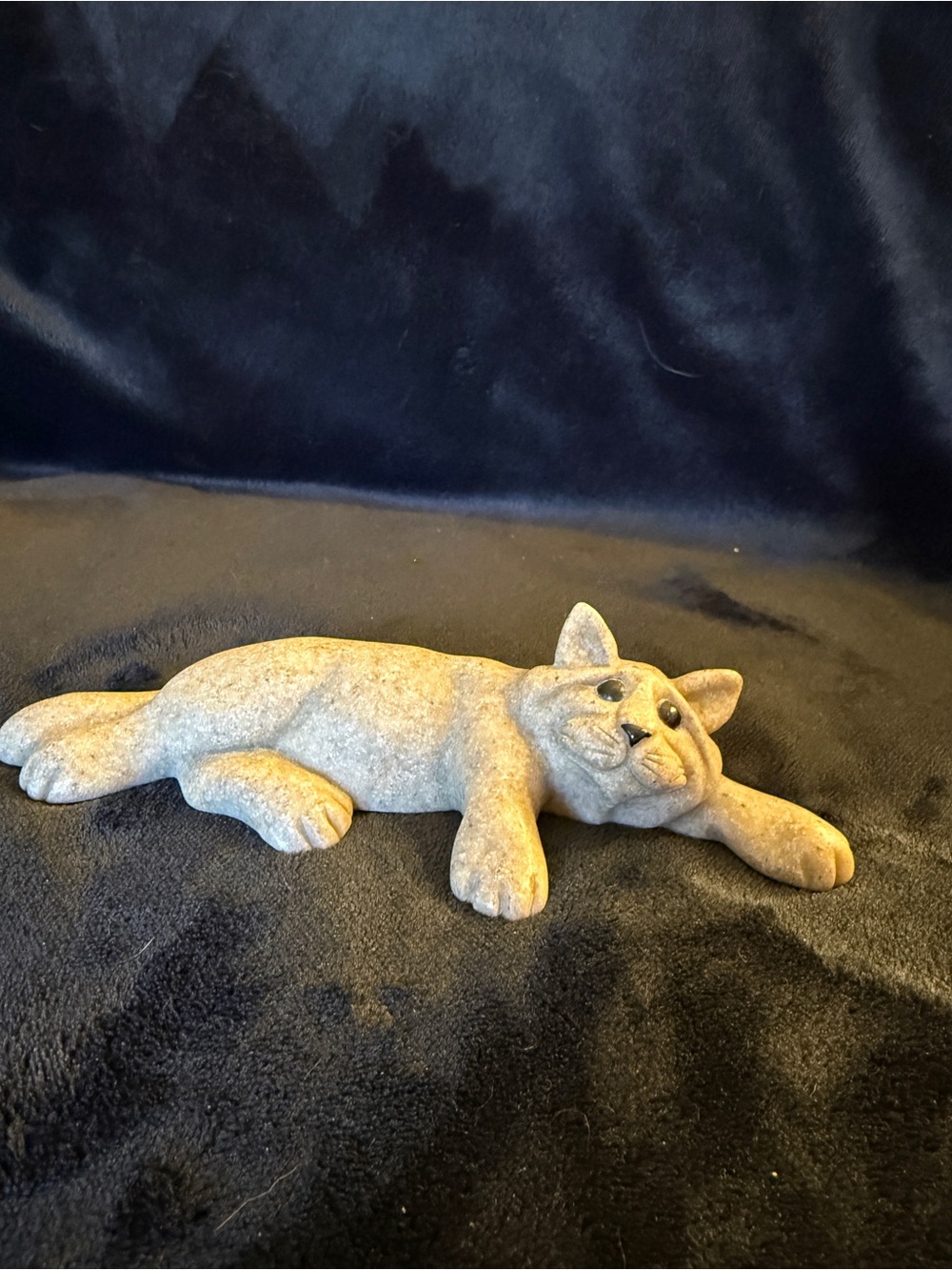 7” from tail to paw (width)
1 1/2 inch from ground to ear tip (height)